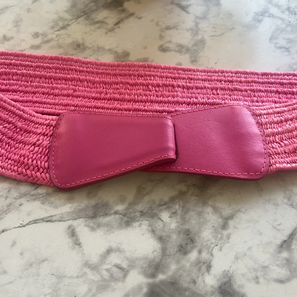80’s BARBIECORE pink stretchy belt size medium with leather tags